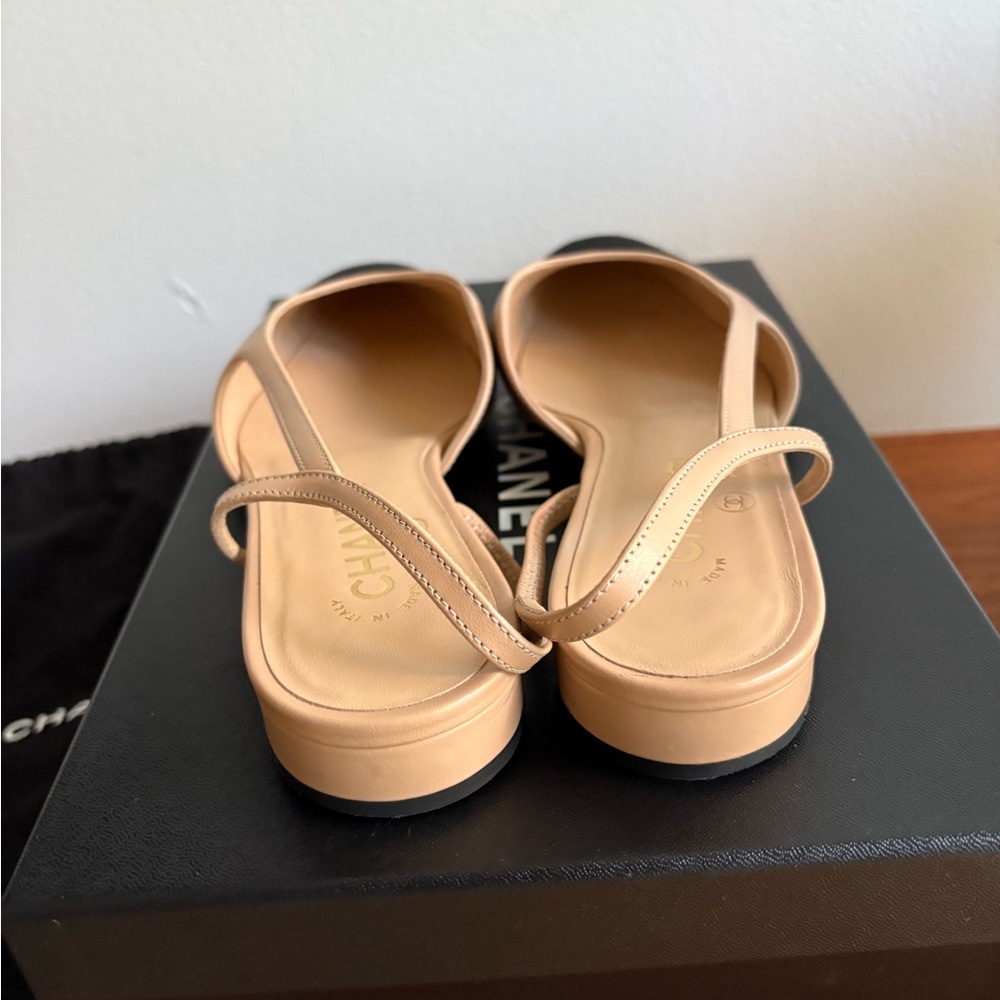 CHANEL Beige and Black Slingback Flats - Picture 7 of 10